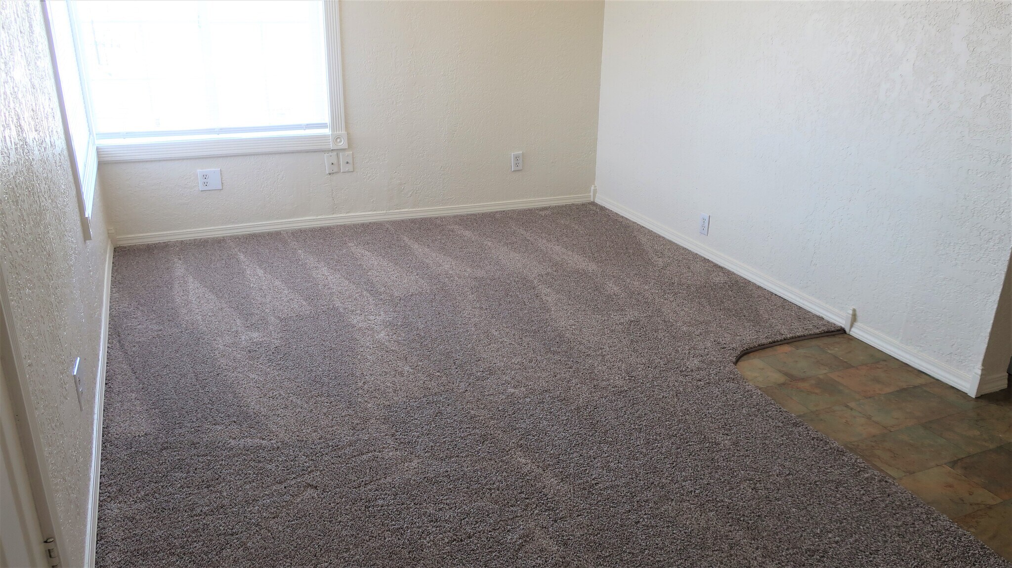 Building Photo - 525 S Mission St