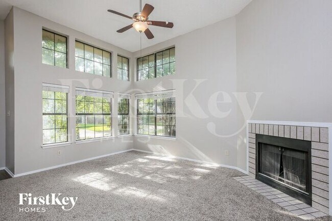 Building Photo - 6216 Fairlane Dr