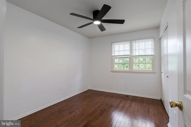 Building Photo - 8207 Cedar Landing Ct