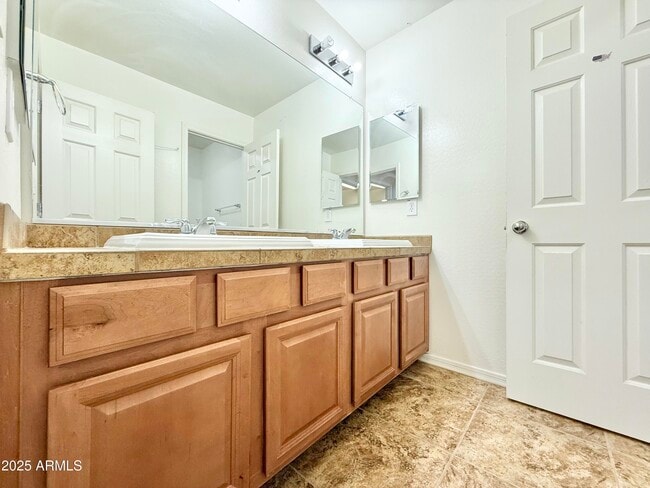 Building Photo - 4559 S Antonio