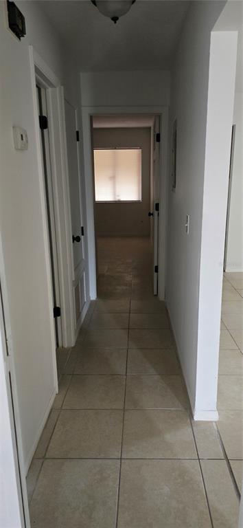 Building Photo - 2237 Greenview Cir