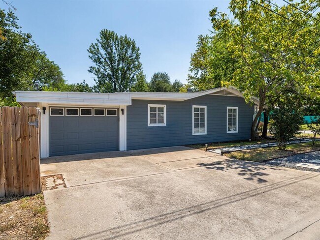 Building Photo - 1112 Arcadia Ave