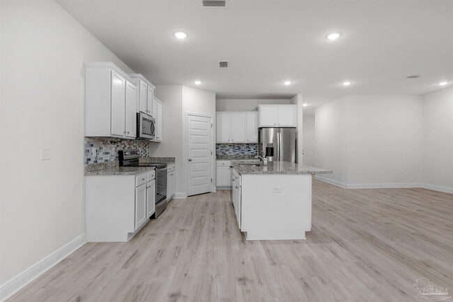 Building Photo - 7814 Burnside Lp