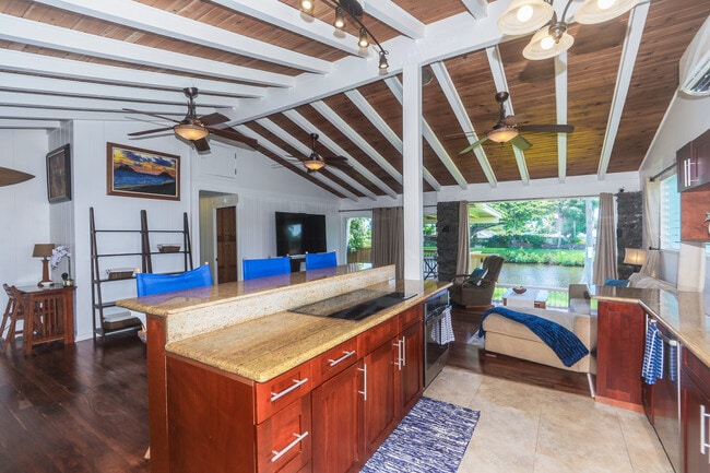 Building Photo - 372 Ilimalia Loop