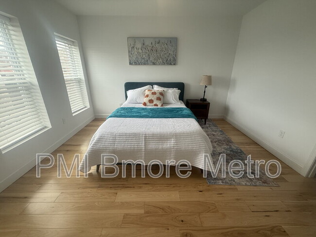 Building Photo - 1756 E North Ave