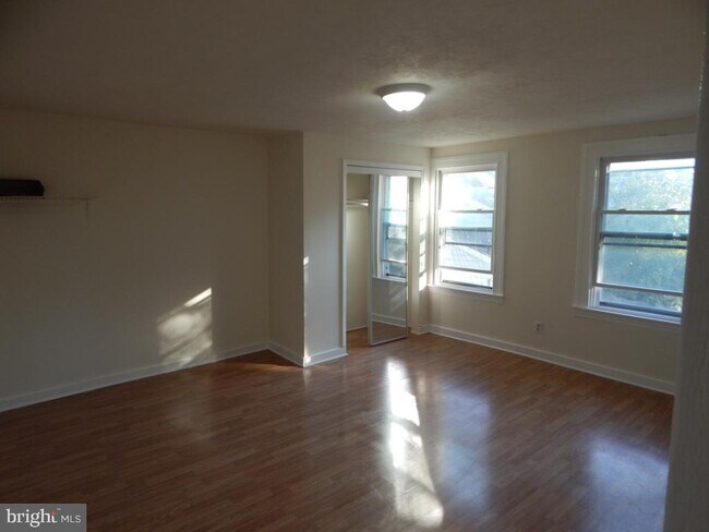 Building Photo - 133 Mill St