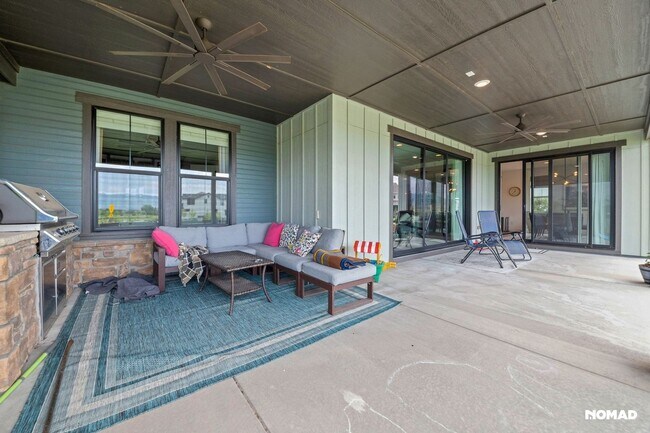 Building Photo - Spacious 5BR House in Littleton