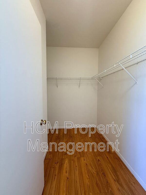 Building Photo - 22 Carlsbad Ln