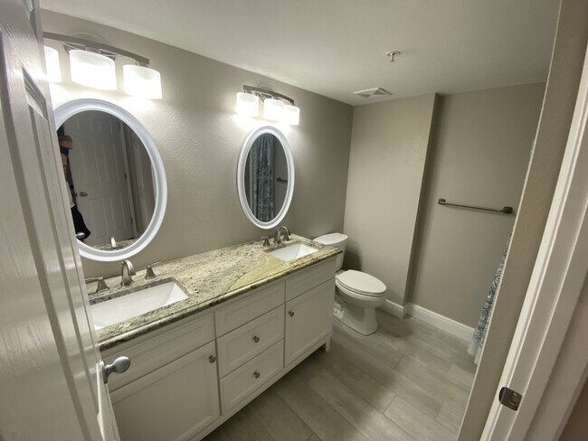 Building Photo - 1810 Florida Club Cir