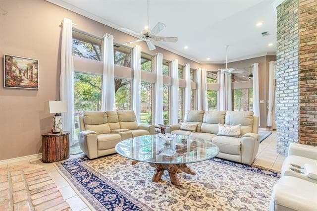 Building Photo - 355 Beachside Dr