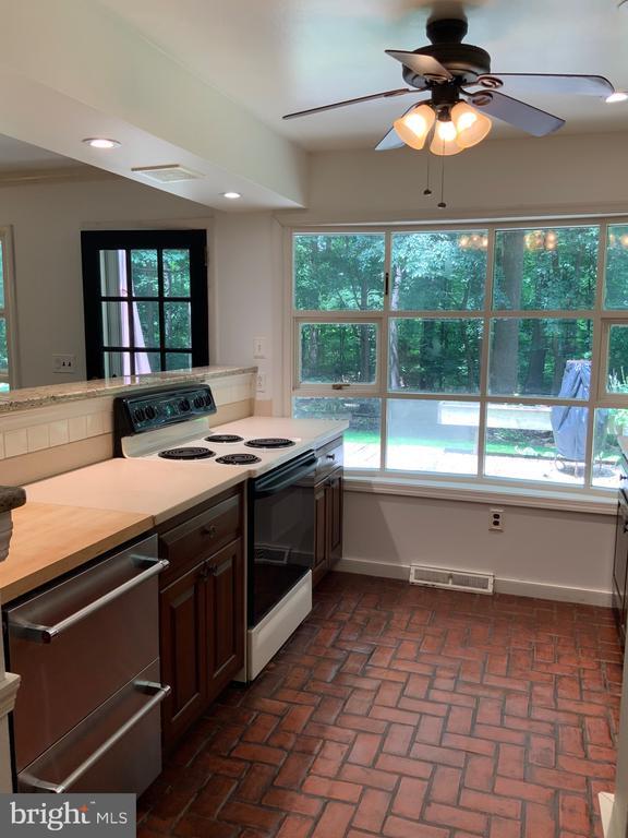 Building Photo - 413 Fruit Farm Rd