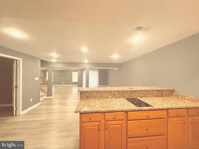 Building Photo - 10196 Breezeway Dr