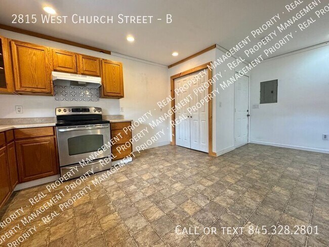 Building Photo - 2815 W Church St