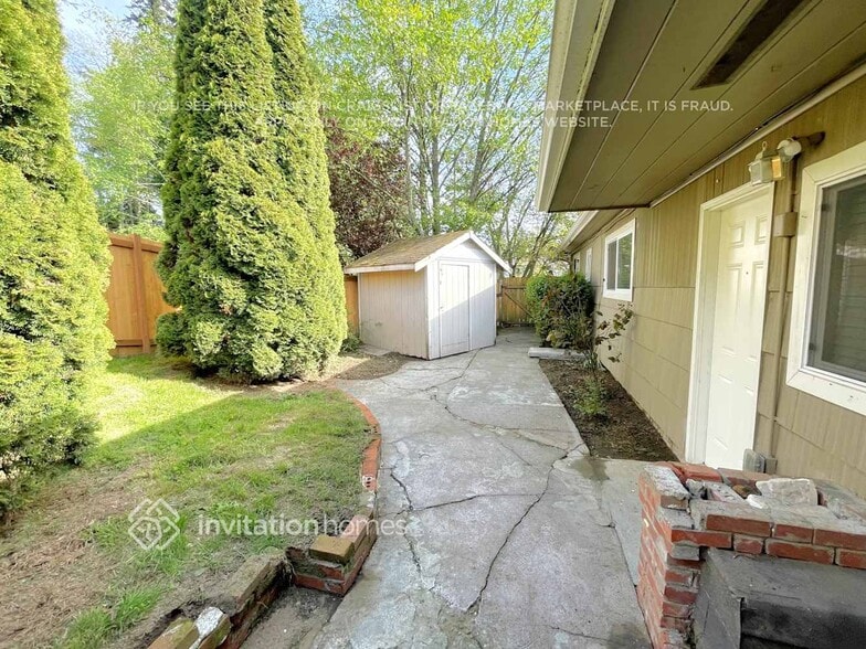 Building Photo - 629 57th St SW