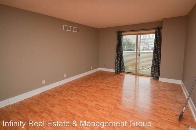 Building Photo - 3 br, 2 bath House - 1221 1st St SW #300