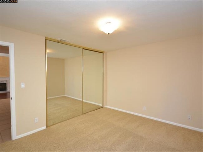 Building Photo - 655 Sun Tree Ct