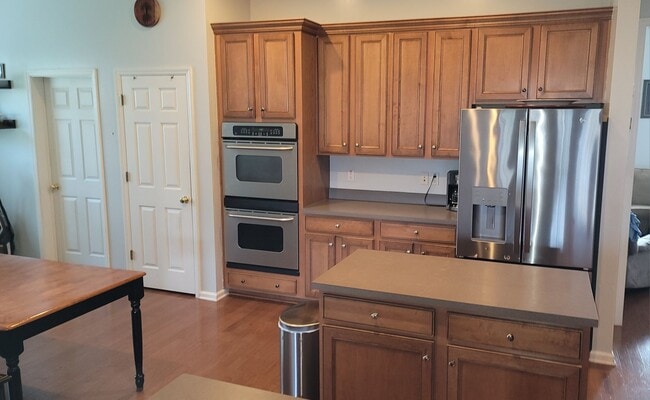 Building Photo - 4BR/4BA Home w/Solar Panels in Sought-Afte...
