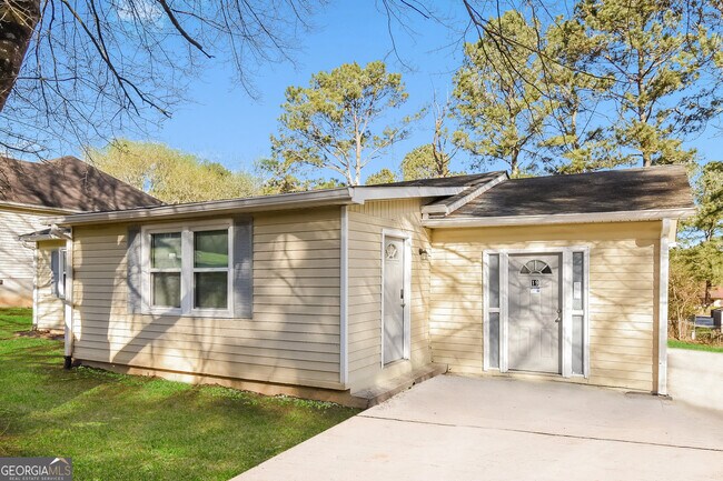 Primary Photo - 19 Sioux Rd NE