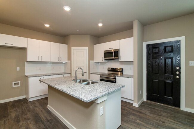 Building Photo - 605 Harvest Moon Dr