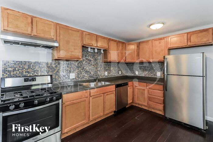 Building Photo - 2296 Lakewood Dr NW