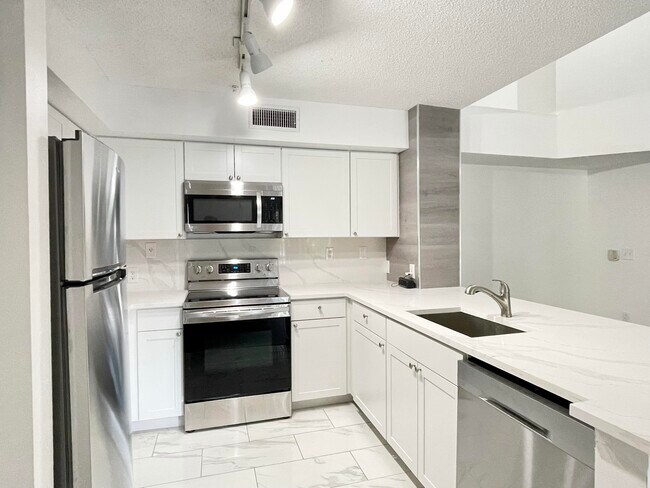 Building Photo - 7832 Sonoma Springs Cir