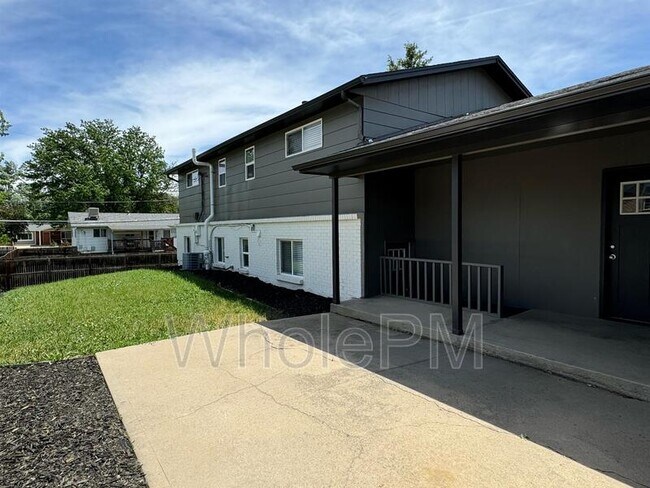 Building Photo - 7017 W 62nd Pl