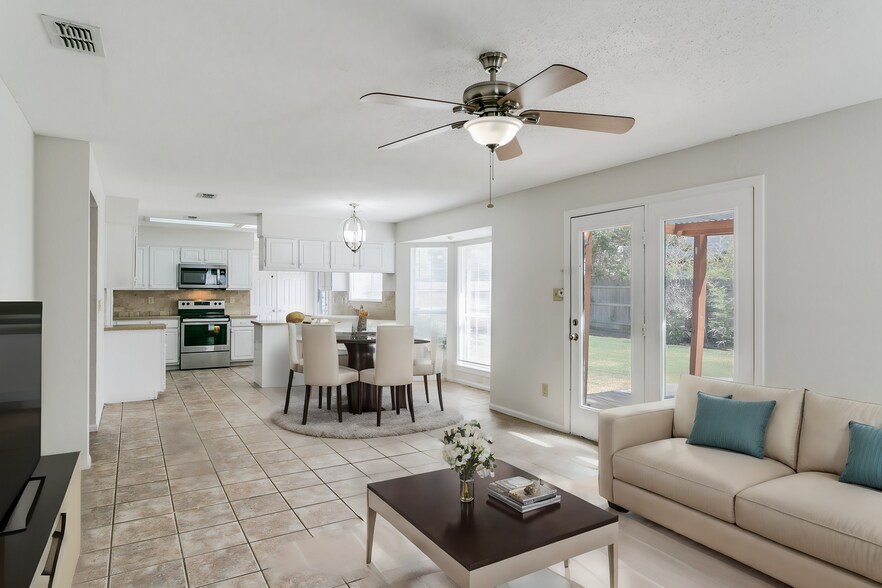 Building Photo - 5504 Big Bend Dr