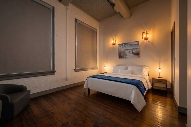 Building Photo - 21 E 15th St