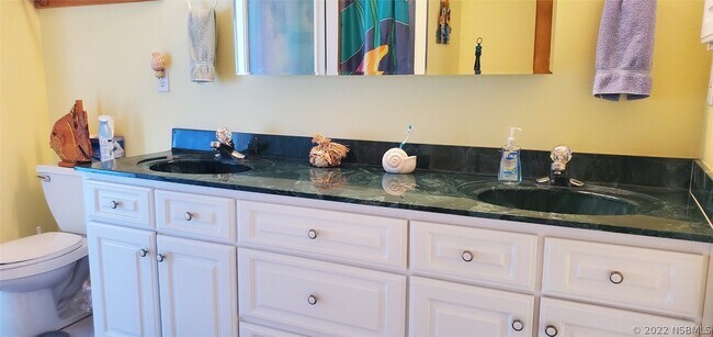 Building Photo - 239 Kirkland Rd