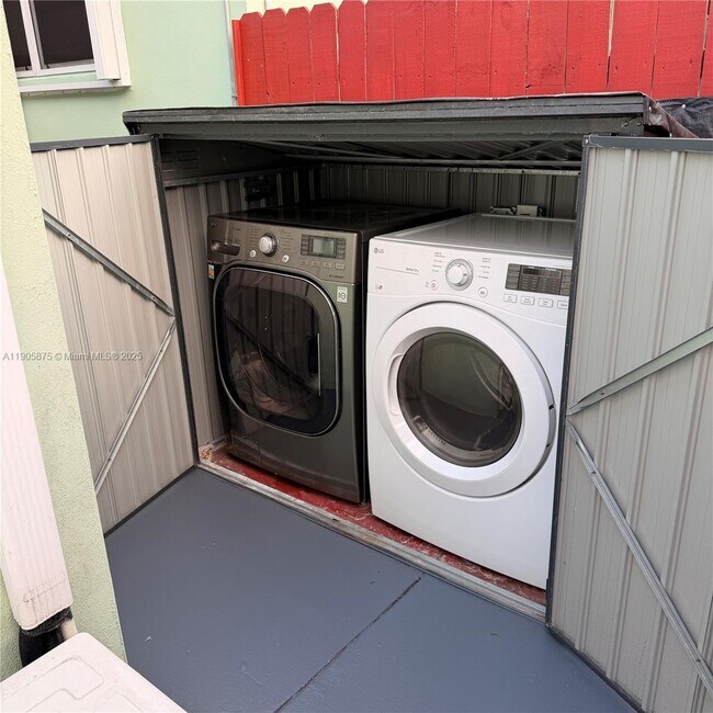 Building Photo - 6524 Wiley St