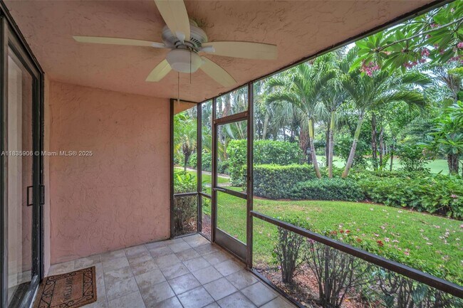 Building Photo - 250 E Royal Palm Rd