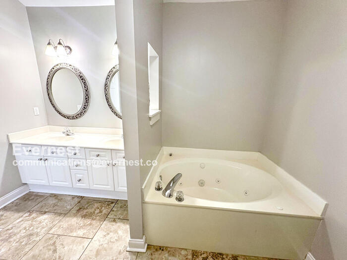 Building Photo - 5808 Colony Ln