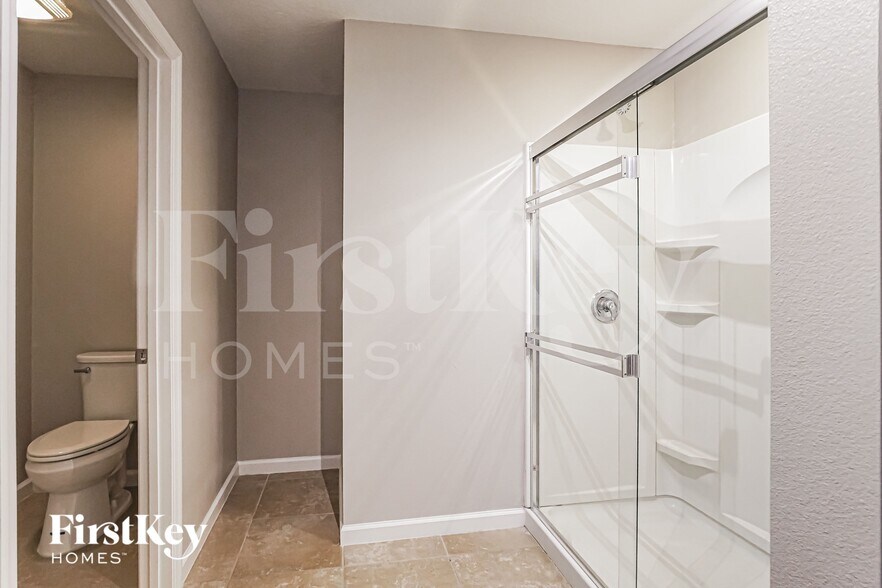 Building Photo - 924 Ambergate St