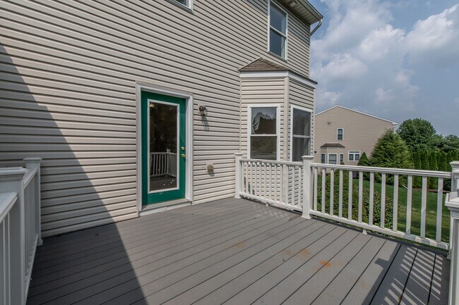 Building Photo - Charming 3BR Northampton Home – Cozy Livin...