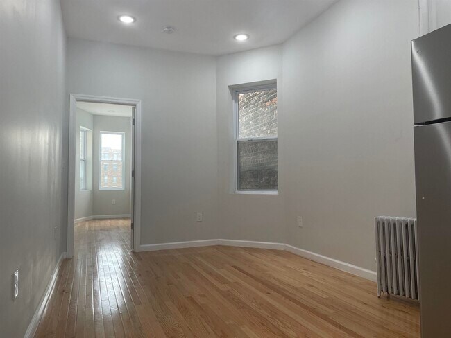 Building Photo - 1619 Palisade Ave