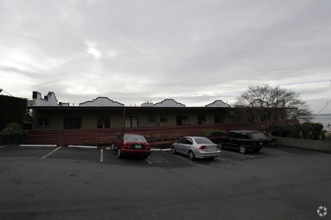 Building Photo - Lomita Vista