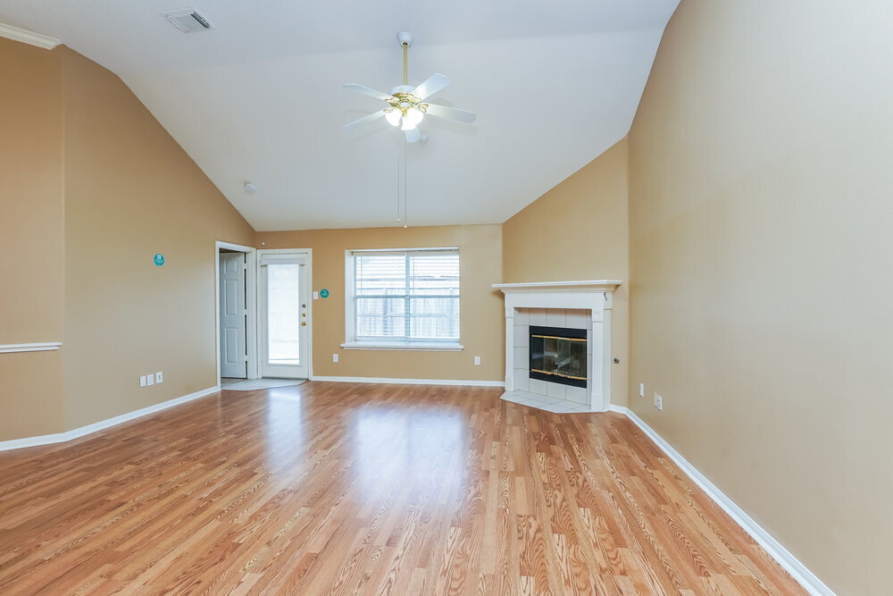 Building Photo - 814 Courtside Dr W