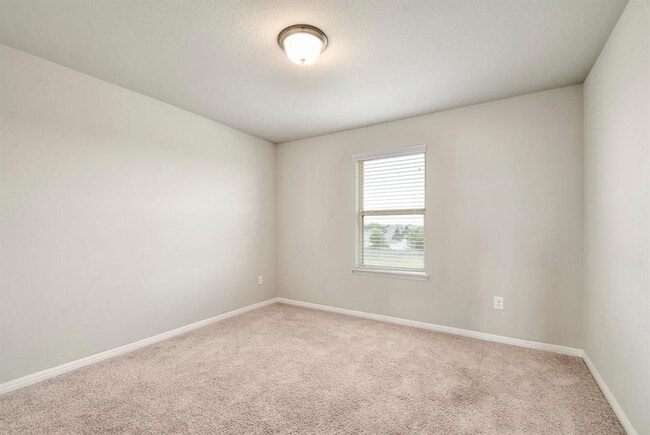 Building Photo - 741 Twisted Oaks Ln