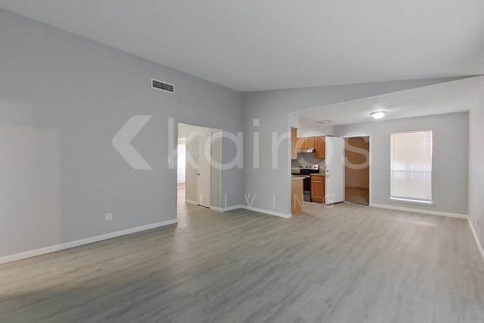 Building Photo - 422 David Dr