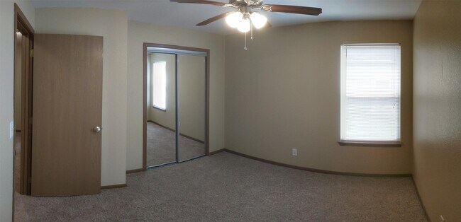 Building Photo - 901 Fall Mdw Ln