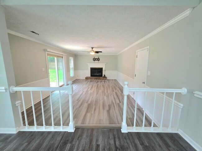 Building Photo - 415 Rosewood Ln