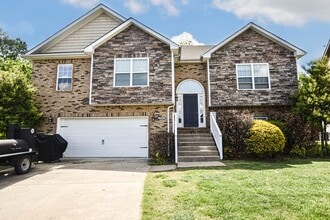 Building Photo - Pet Friendly Five Bedroom!