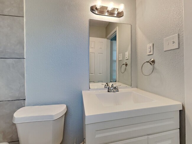 Building Photo - Coming Soon! 4 BR/1.5BA | Newly Renovated Single Family Home | Large backyard | In Mesquite!