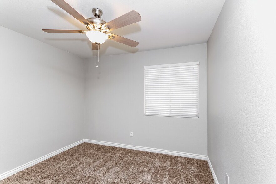 Building Photo - 676 Salt Flats Cir