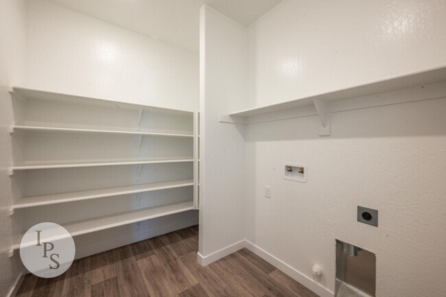 Building Photo - BRAND NEW CUSD Fresno Home, 3BR/2BA - Lots...