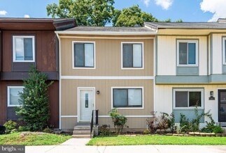 Building Photo - 12021 Hallandale Terrace