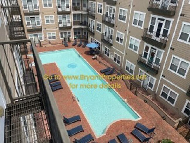 Building Photo - Bristol-West End