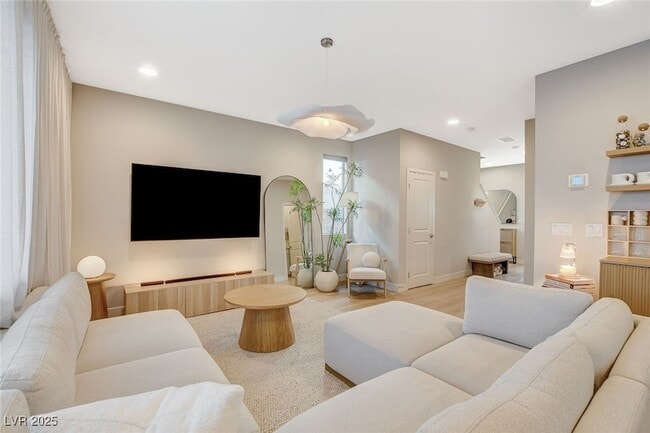 Building Photo - 9716 Jade Rise Ave