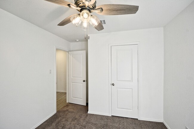Building Photo - 2410 Broken Arrow