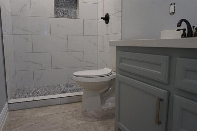 Building Photo - 4222 Cicada Ln